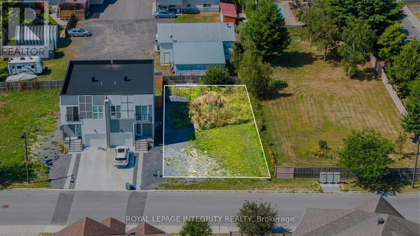 877B CONTOUR STREET, Ottawa, Ontario