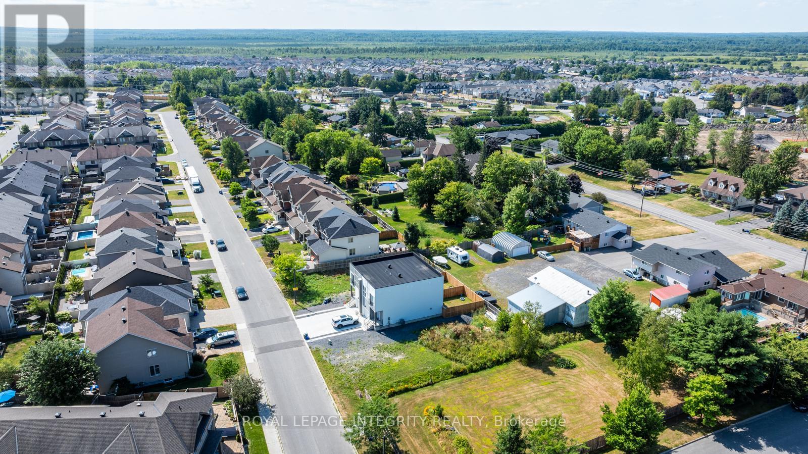 877b Contour Street, Ottawa, Ontario  K1W 1G2 - Photo 29 - X12349656