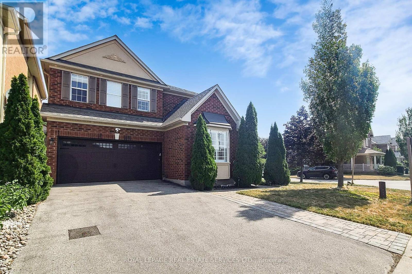 3909 Mayla Drive, Mississauga, Ontario L5M 7Y8 - Photo 1 - W12349616