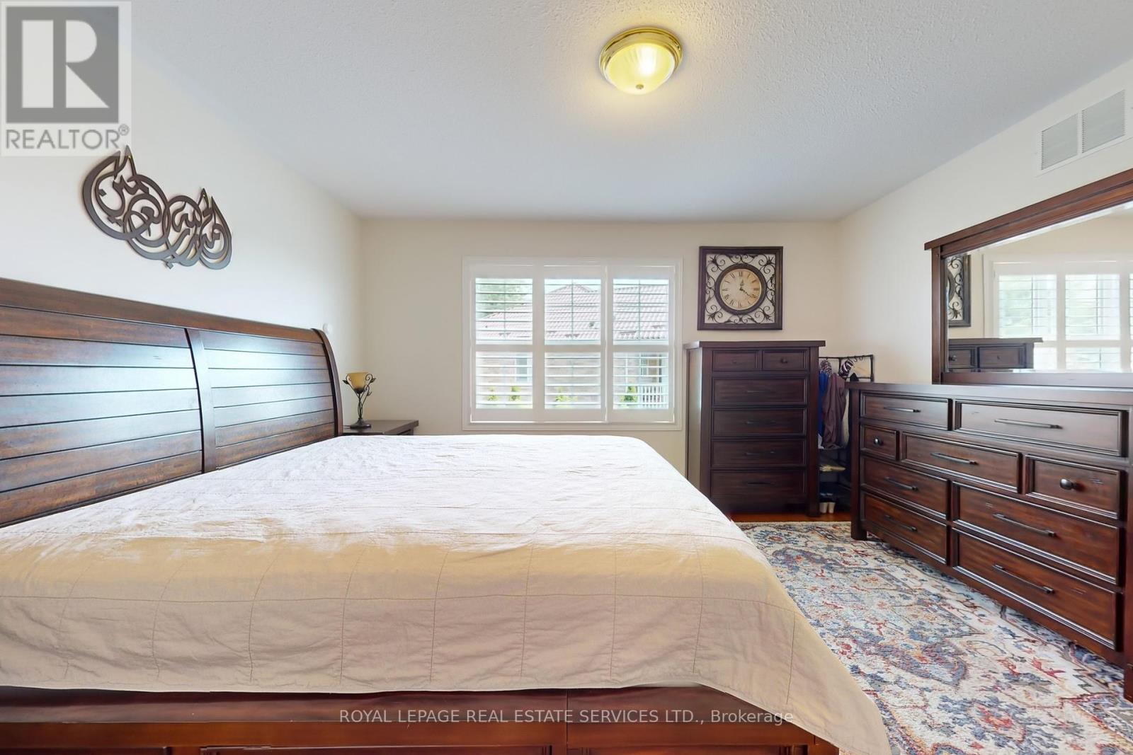 3909 Mayla Drive, Mississauga, Ontario L5M 7Y8 - Photo 24 - W12349616