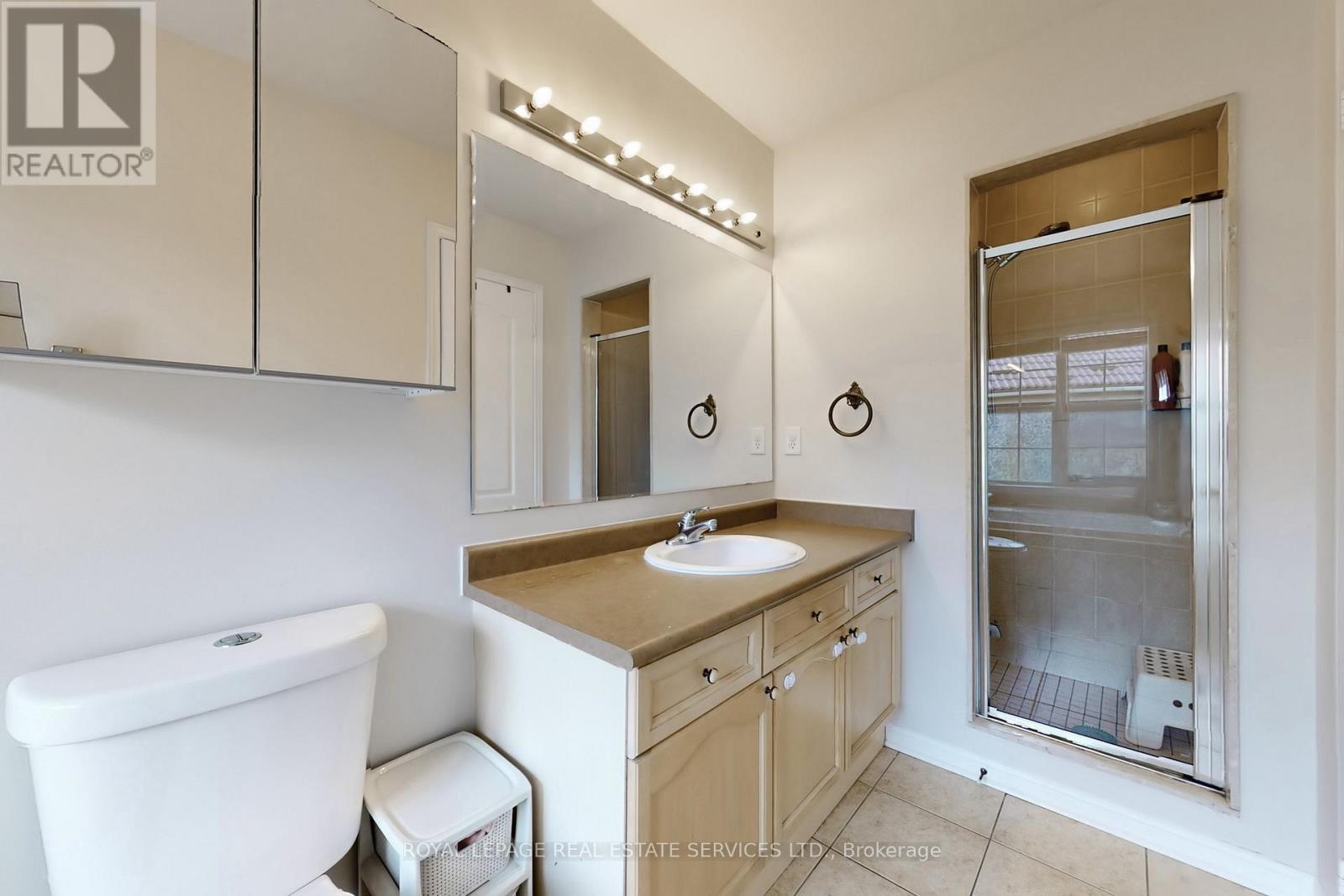 3909 Mayla Drive, Mississauga, Ontario L5M 7Y8 - Photo 26 - W12349616