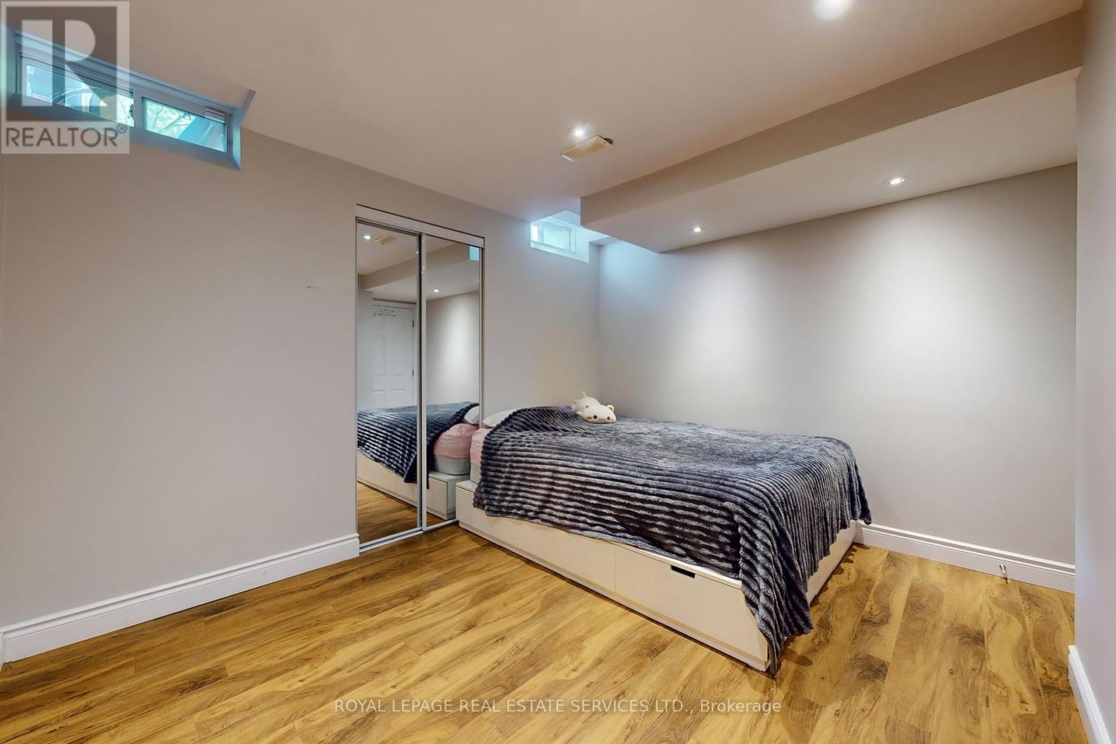 3909 Mayla Drive, Mississauga, Ontario L5M 7Y8 - Photo 43 - W12349616