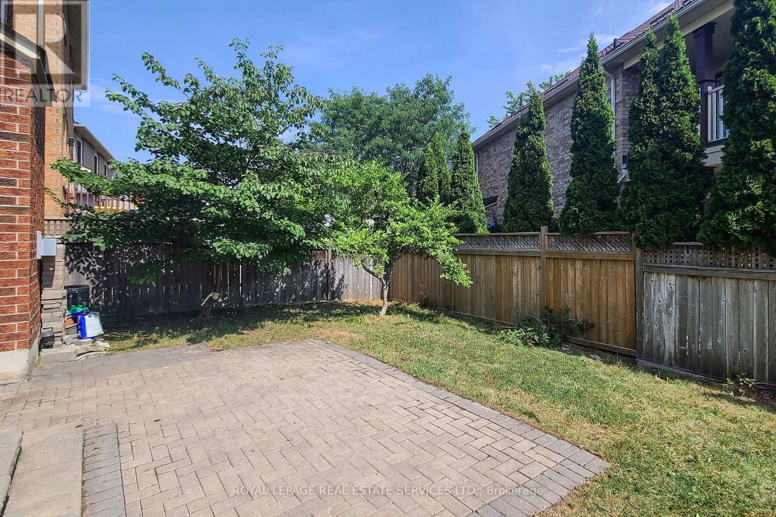 3909 Mayla Drive, Mississauga, Ontario L5M 7Y8 - Photo 47 - W12349616