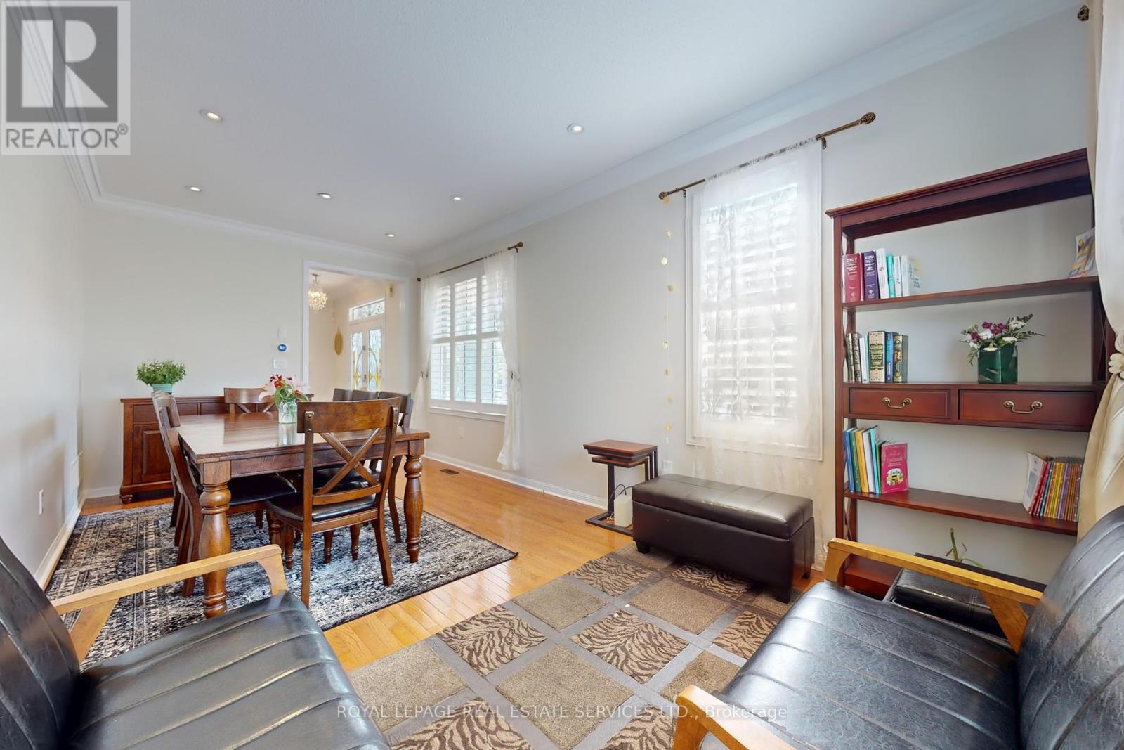 3909 Mayla Drive, Mississauga, Ontario L5M 7Y8 - Photo 6 - W12349616