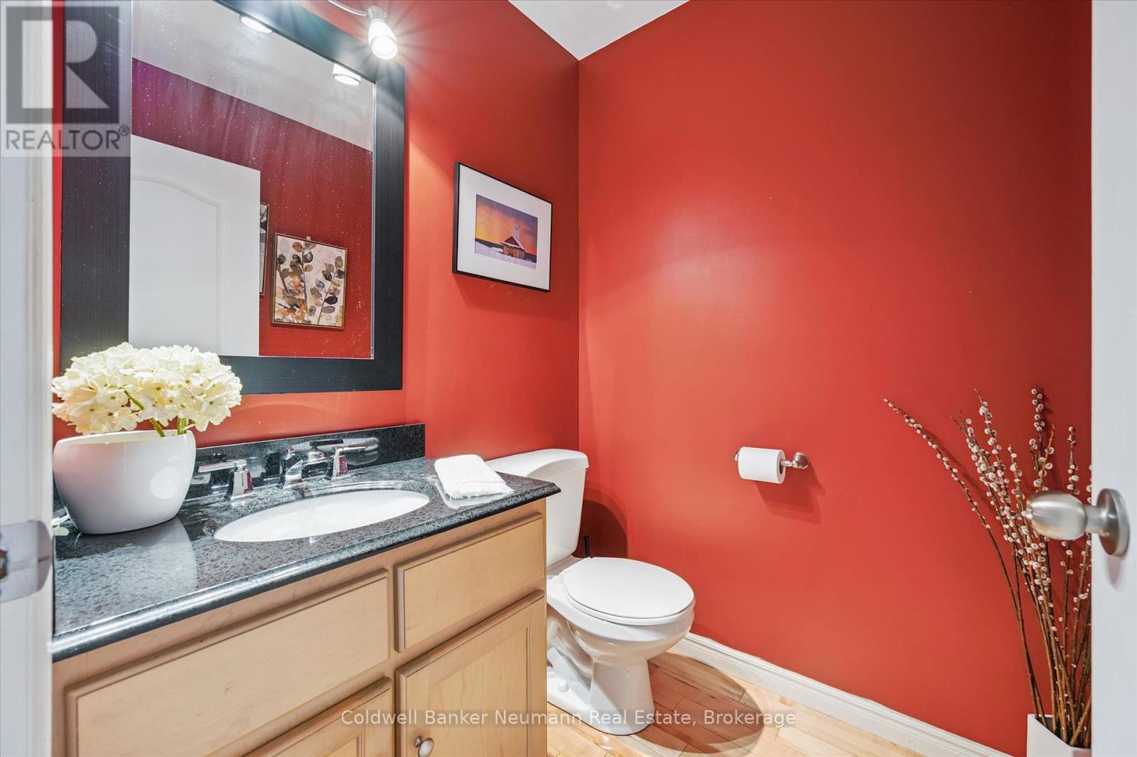 56 Hayward Crescent, Guelph, Ontario N1G 5A3 - Photo 11 - X12349671