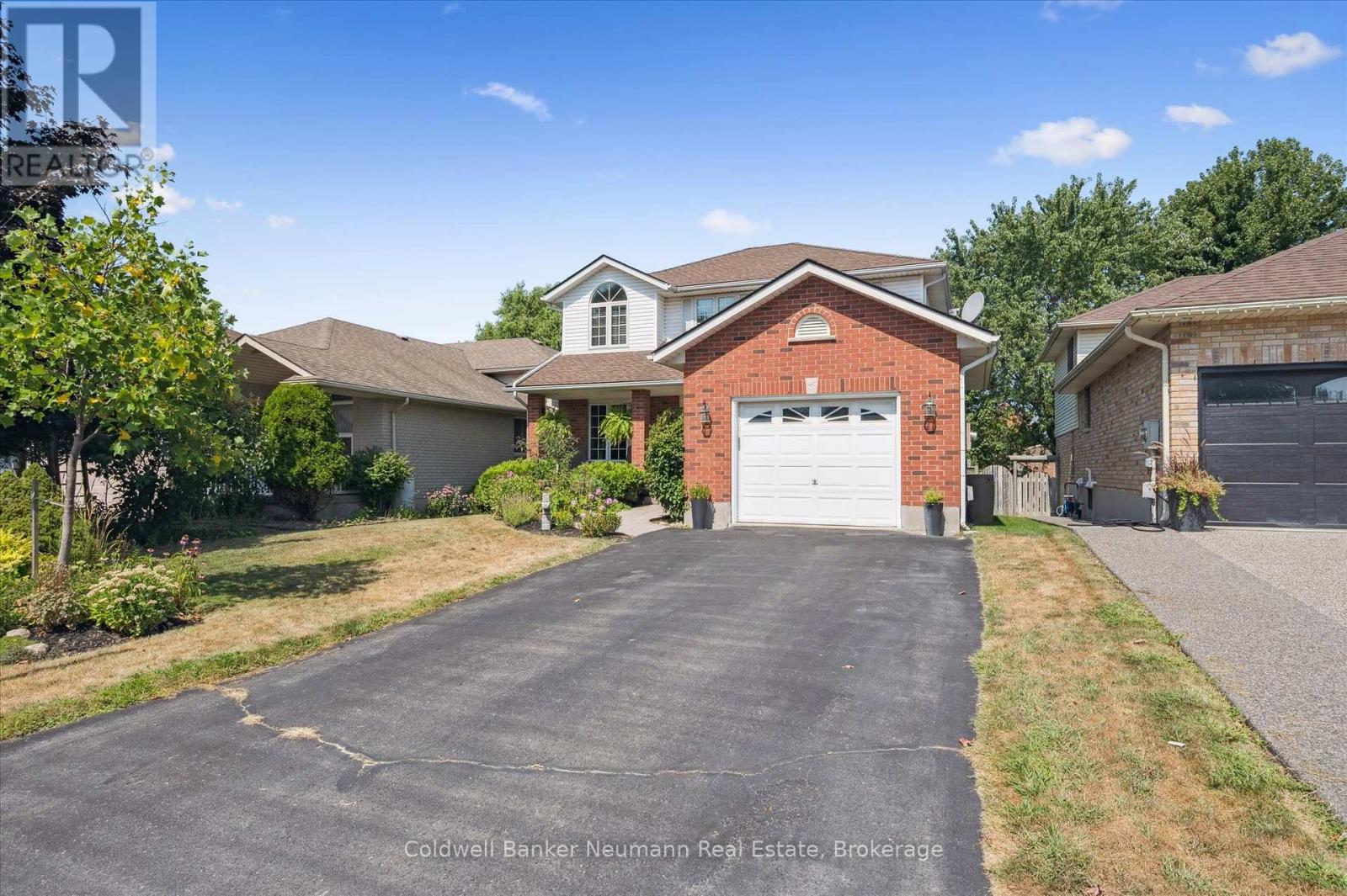 56 Hayward Crescent, Guelph, Ontario N1G 5A3 - Photo 28 - X12349671