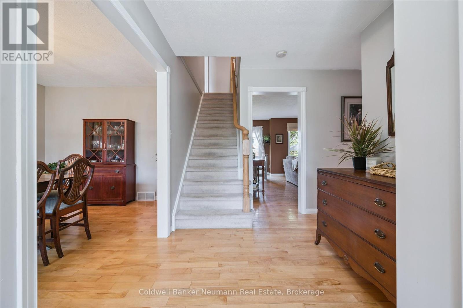 56 Hayward Crescent, Guelph, Ontario N1G 5A3 - Photo 31 - X12349671