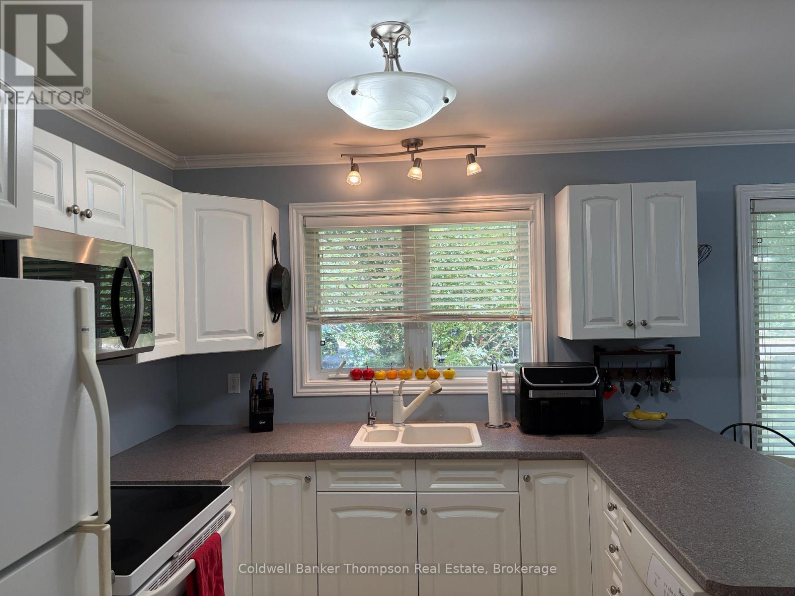 200 Albert Street N, Strong, Ontario P0A 1Z0 - Photo 4 - X12349675