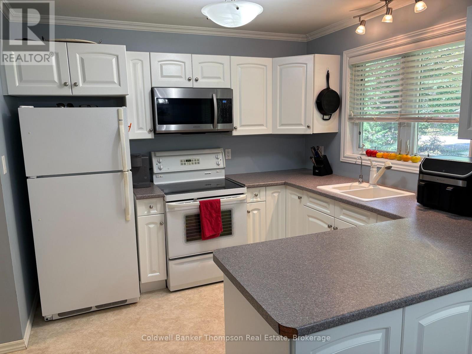 200 Albert Street N, Strong, Ontario P0A 1Z0 - Photo 5 - X12349675