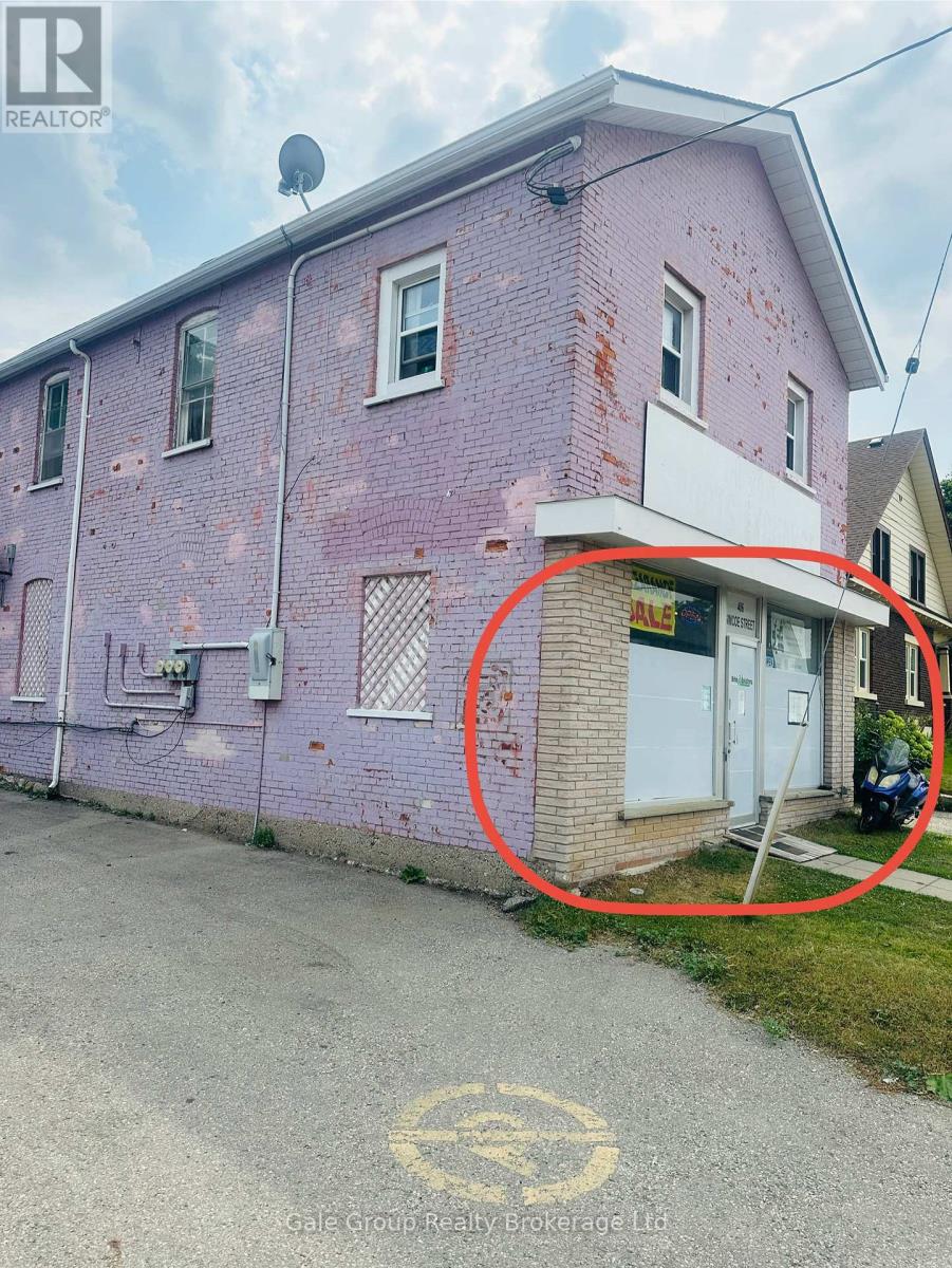406 Simcoe Street, Woodstock, Ontario  N4S 1J7 - Photo 3 - X12349678