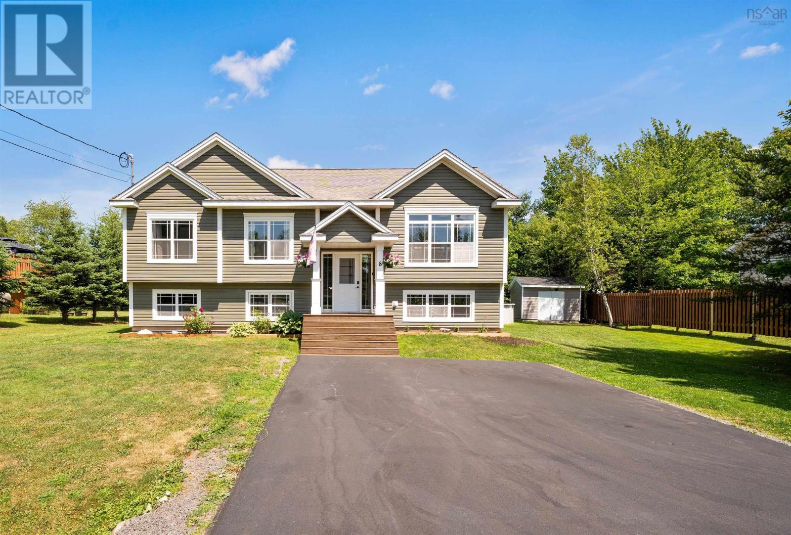 Property at 8 Maple Crescent image 1