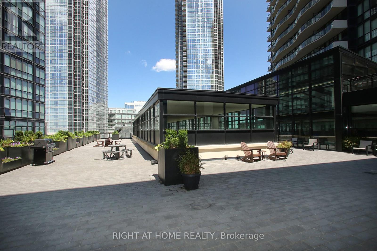 312 - 2910 Highway No, 7 Road W, Vaughan, Ontario  L4K 0H8 - Photo 5 - N12349694