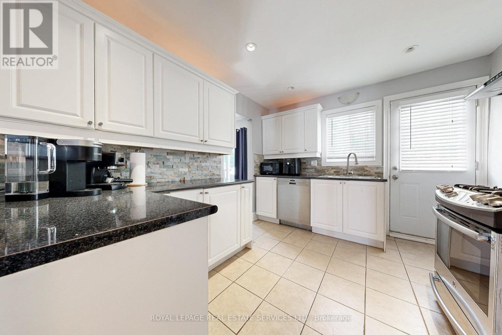 163 Connaught Crescent, Caledon, Ontario  L7E 2S8 - Photo 11 - W12349686