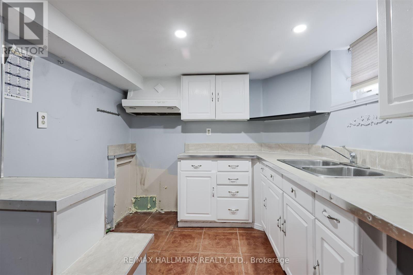 161 Sellers Avenue, Toronto (Caledonia-Fairbank), Ontario  M6E 3V1 - Photo 28 - W12349695