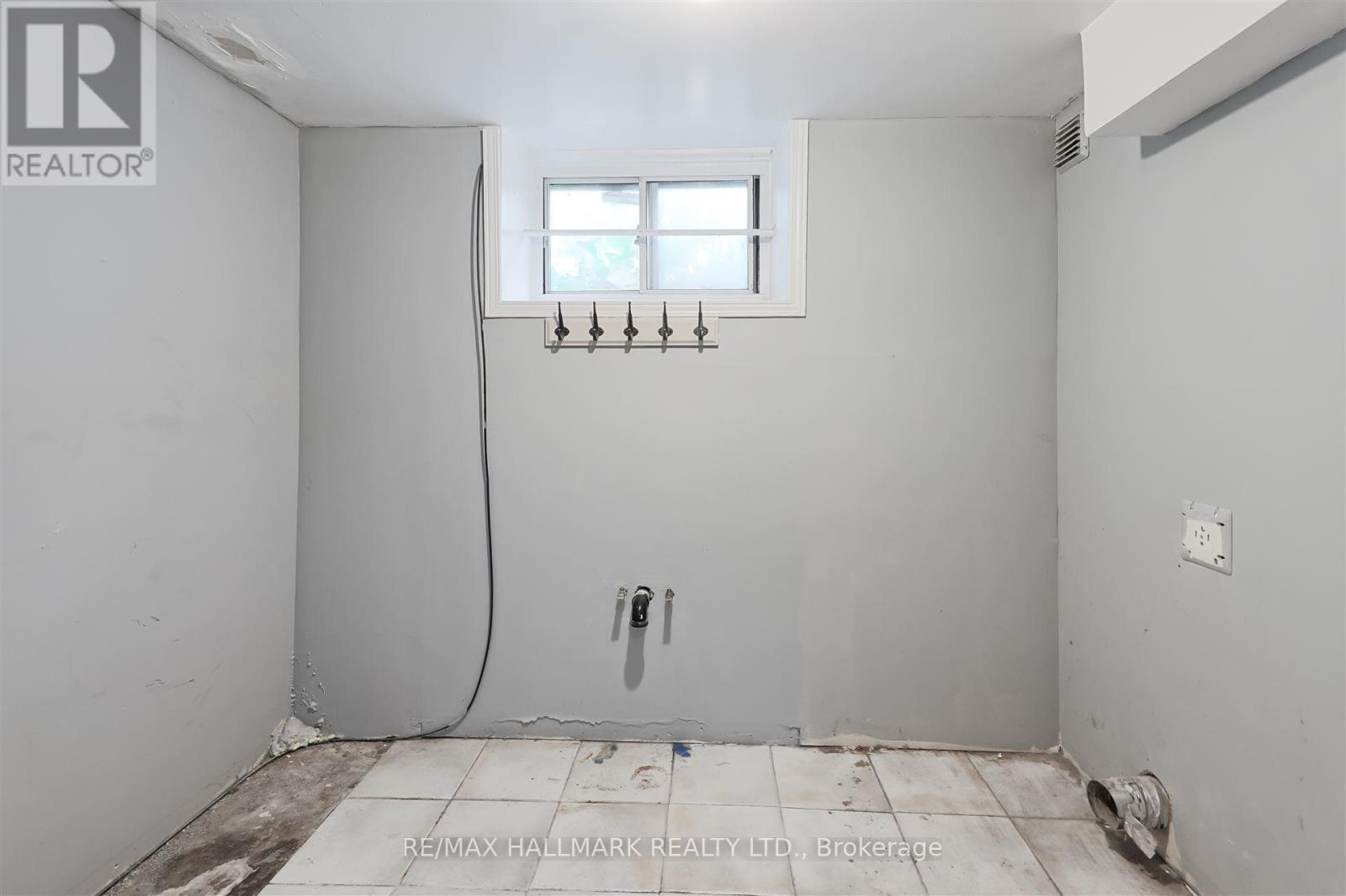 161 Sellers Avenue, Toronto (Caledonia-Fairbank), Ontario  M6E 3V1 - Photo 30 - W12349695