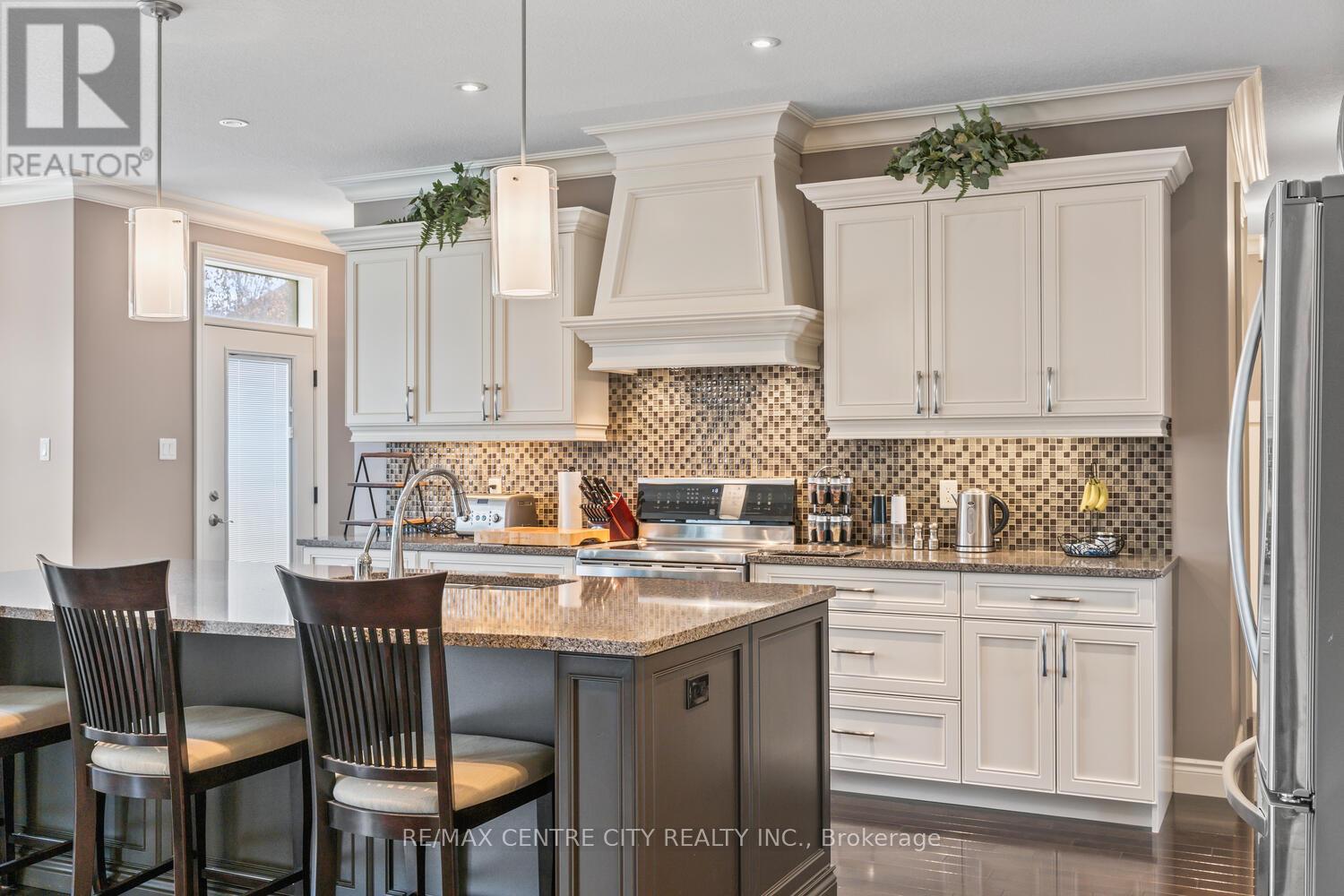 458 Eagletrace Drive, London North, Ontario  N6G 0E7 - Photo 13 - X12349728