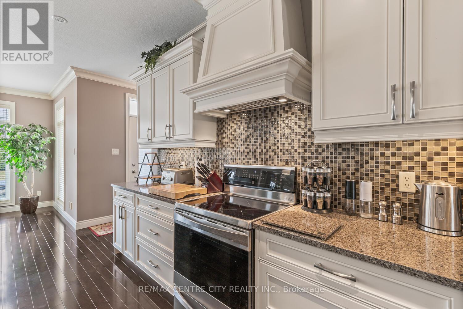 458 Eagletrace Drive, London North, Ontario  N6G 0E7 - Photo 15 - X12349728