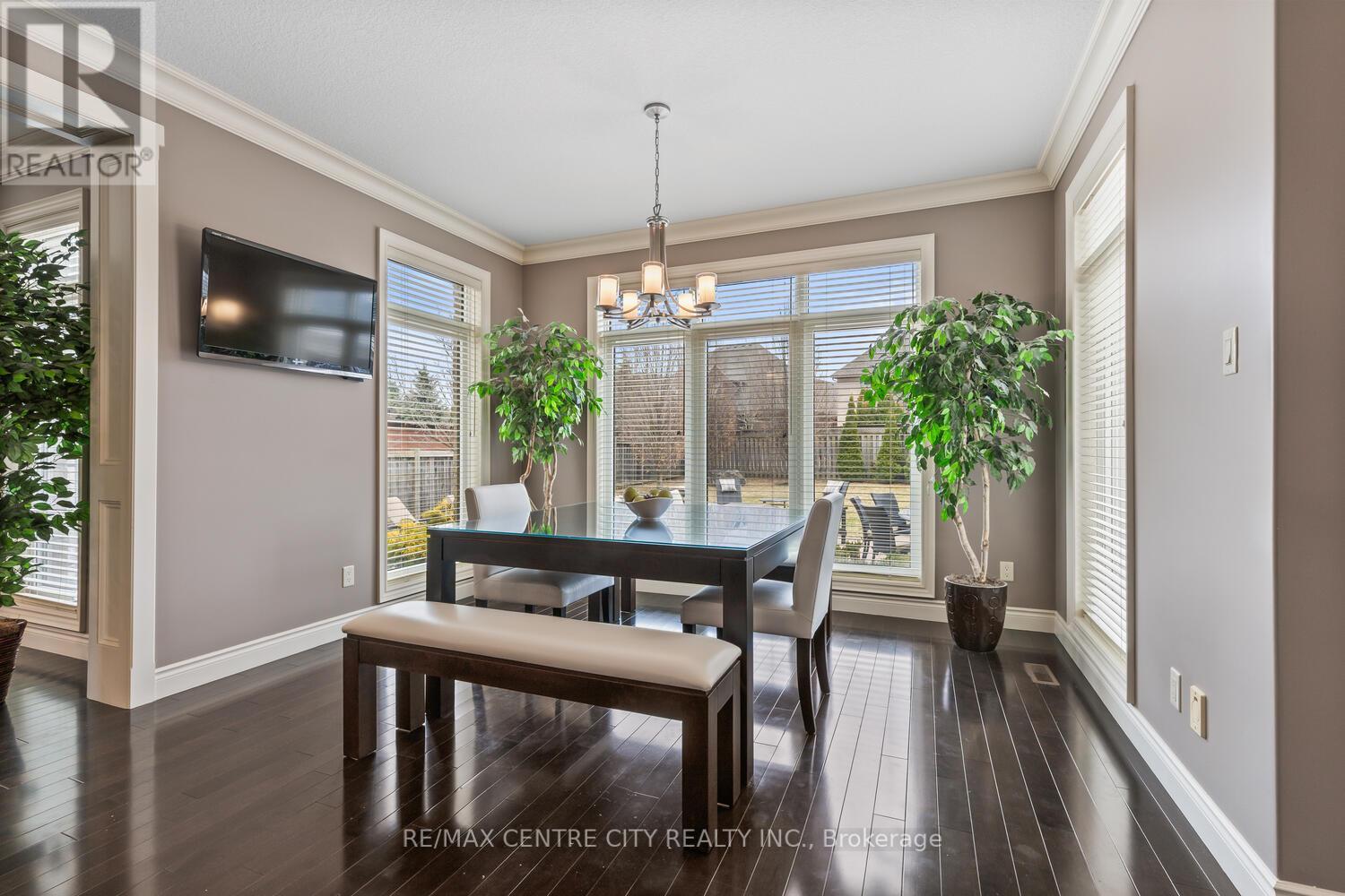 458 Eagletrace Drive, London North, Ontario  N6G 0E7 - Photo 17 - X12349728