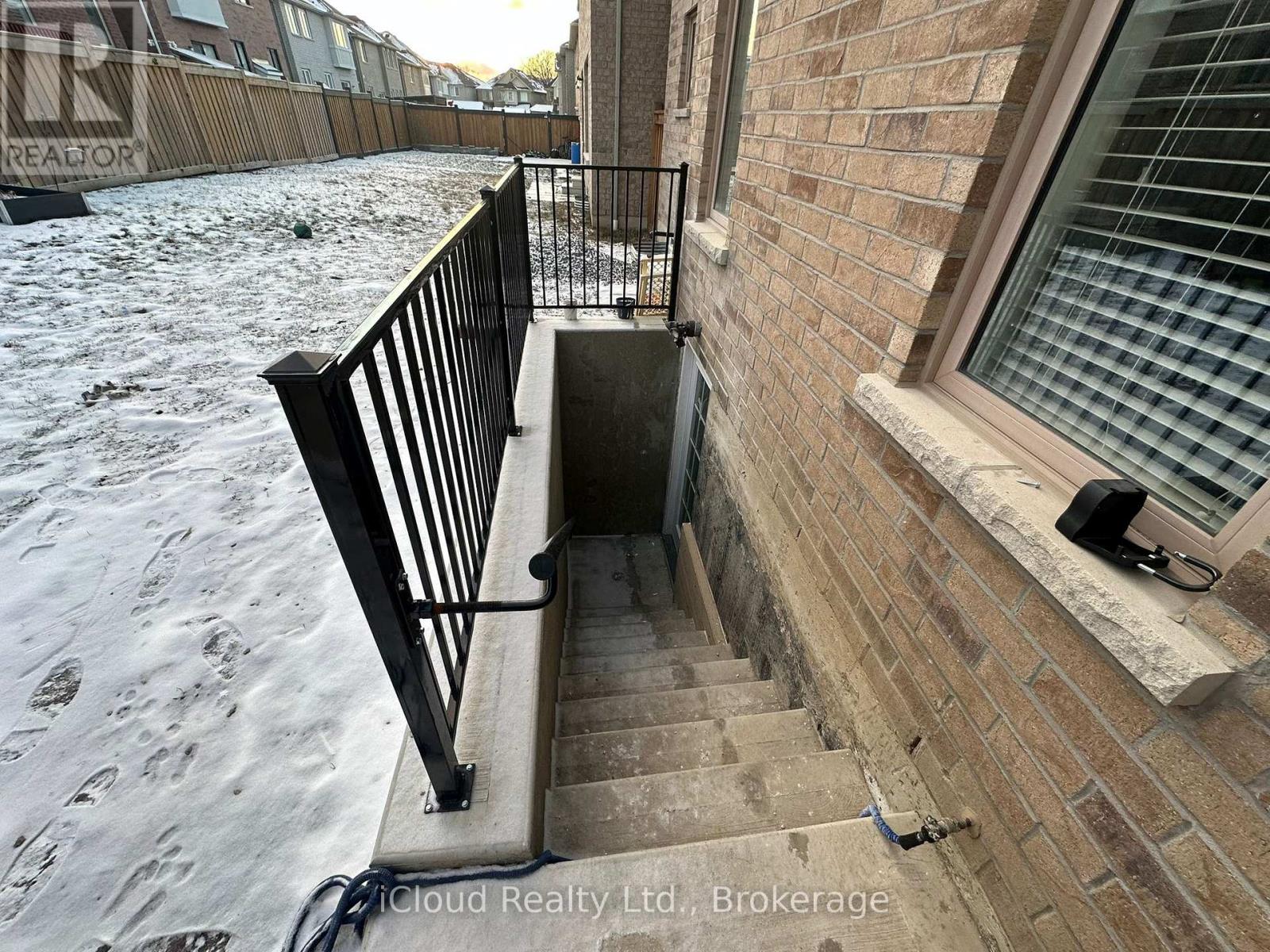 13 Raithby Crescent, Ajax, Ontario  L1Z 0S2 - Photo 4 - E12311848