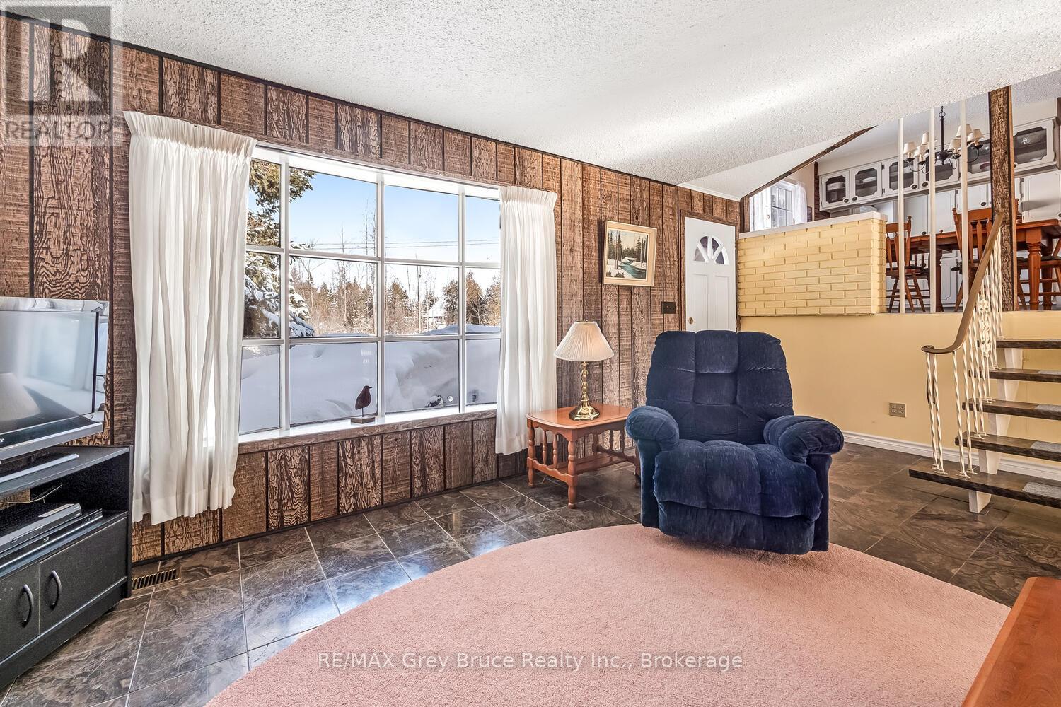 71 William Court, South Bruce Peninsula, Ontario  N0H 2T0 - Photo 6 - X12349710