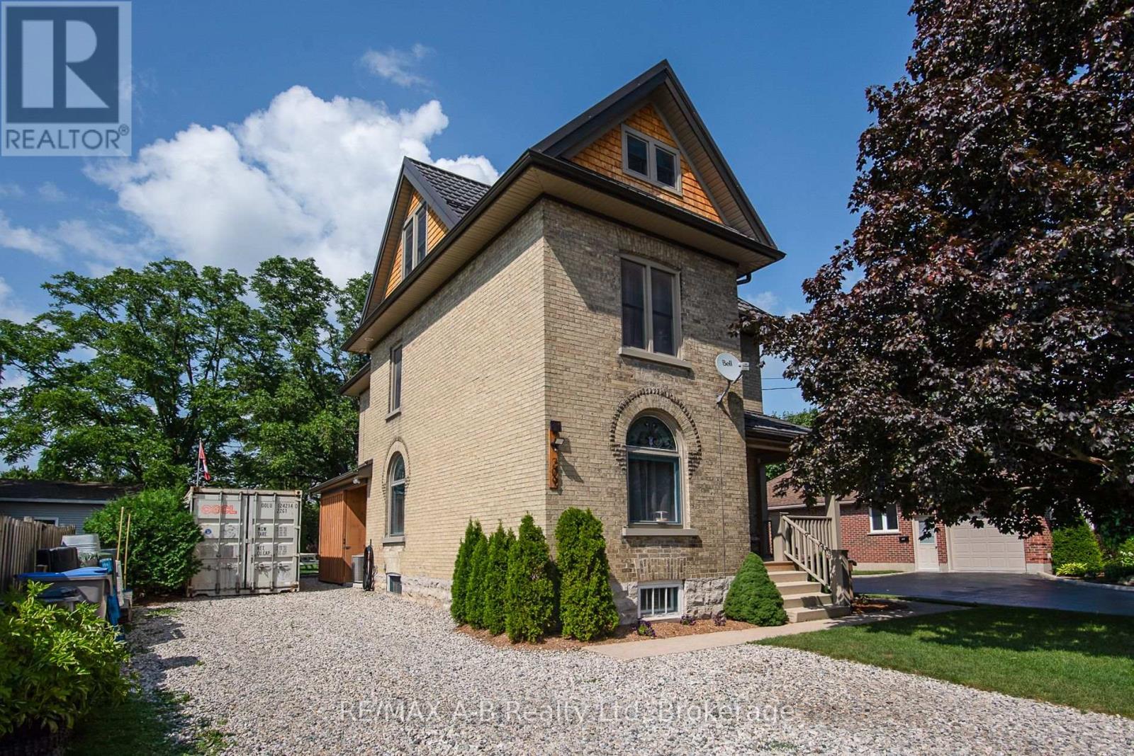 209 Elgin Street W, St. Marys, Ontario  N4X 1A2 - Photo 2 - X12349714