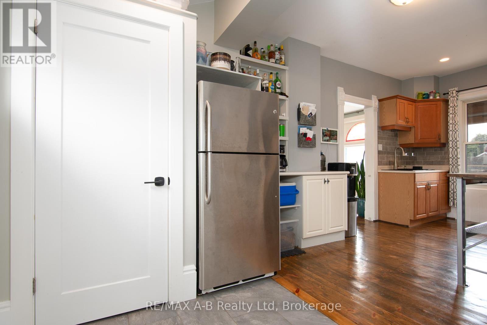 209 Elgin Street W, St. Marys, Ontario  N4X 1A2 - Photo 32 - X12349714