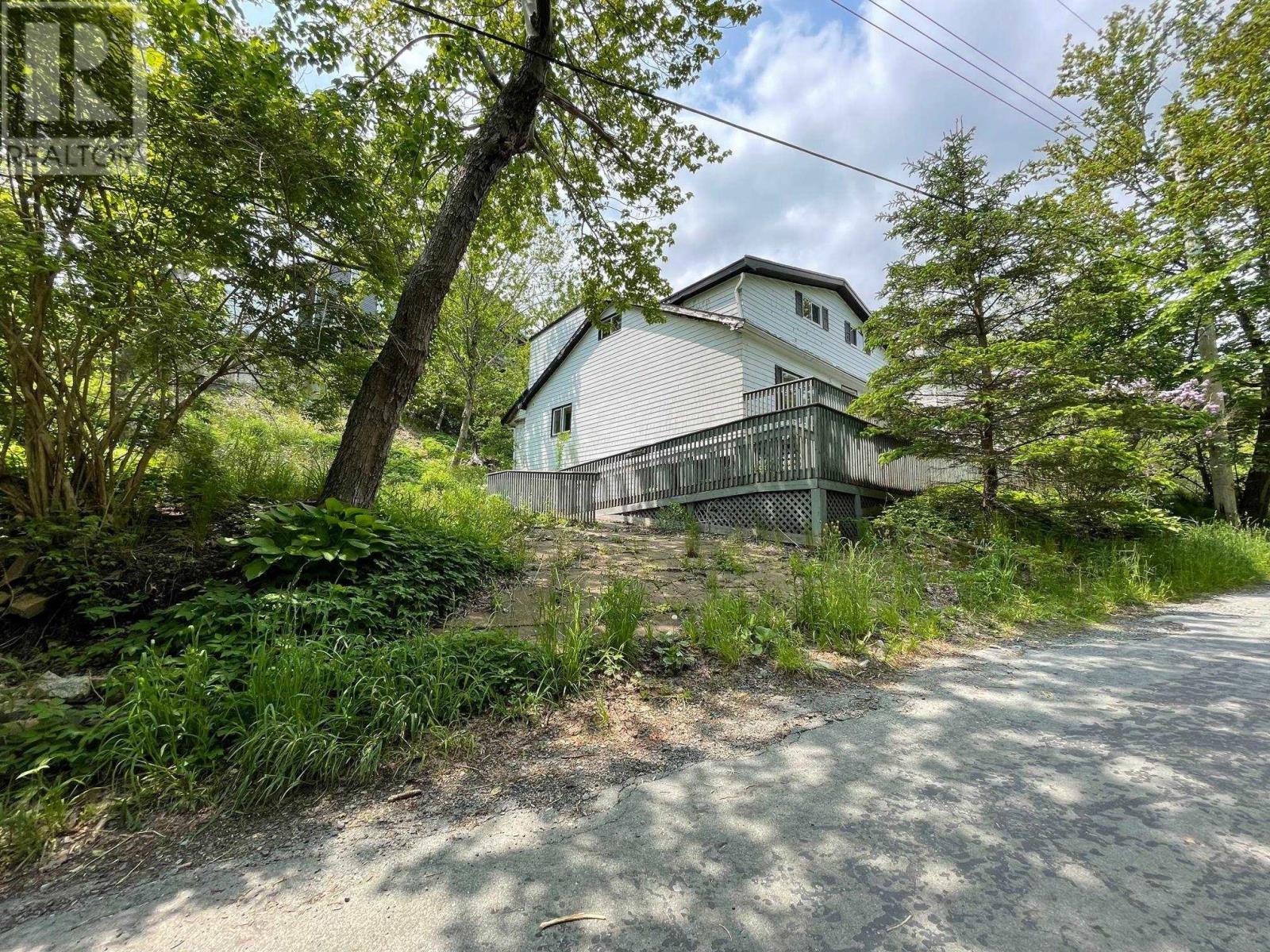Property at 18 Coronet Ave image 2