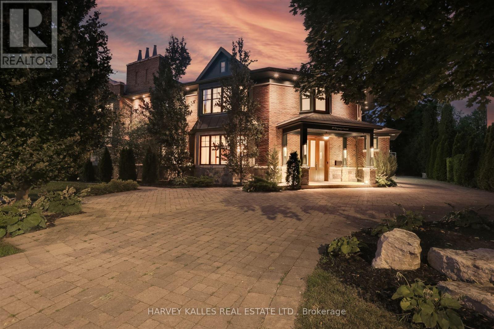 89 KINGSWAY CRESCENT, Toronto, Ontario