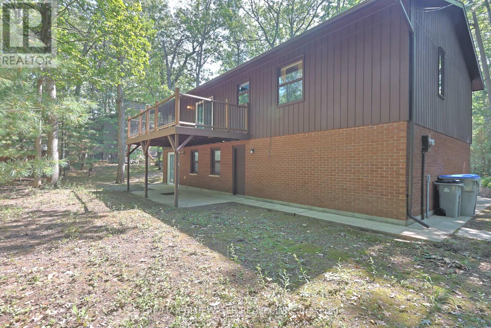 10346 Pines Parkway, Lambton Shores, Ontario  N0M 1T0 - Photo 34 - X12349788