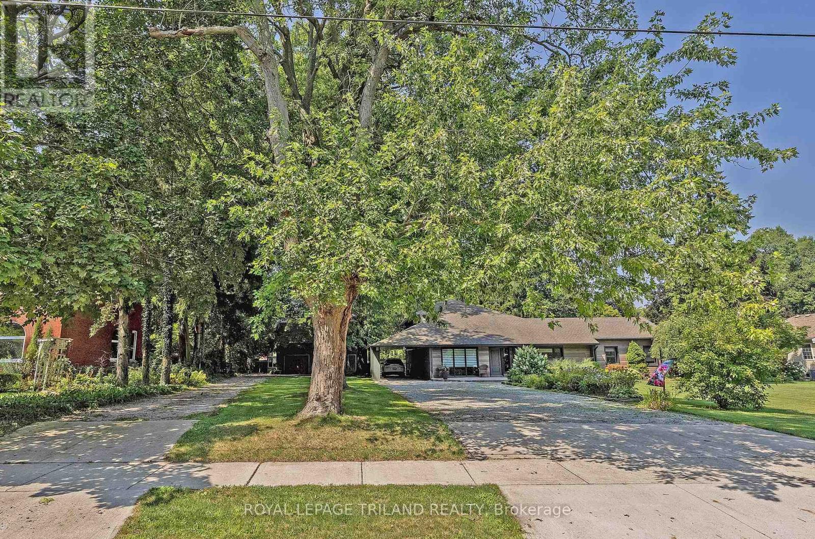 58 Crescent Avenue, St. Thomas, Ontario  N5P 2K3 - Photo 2 - X12349797