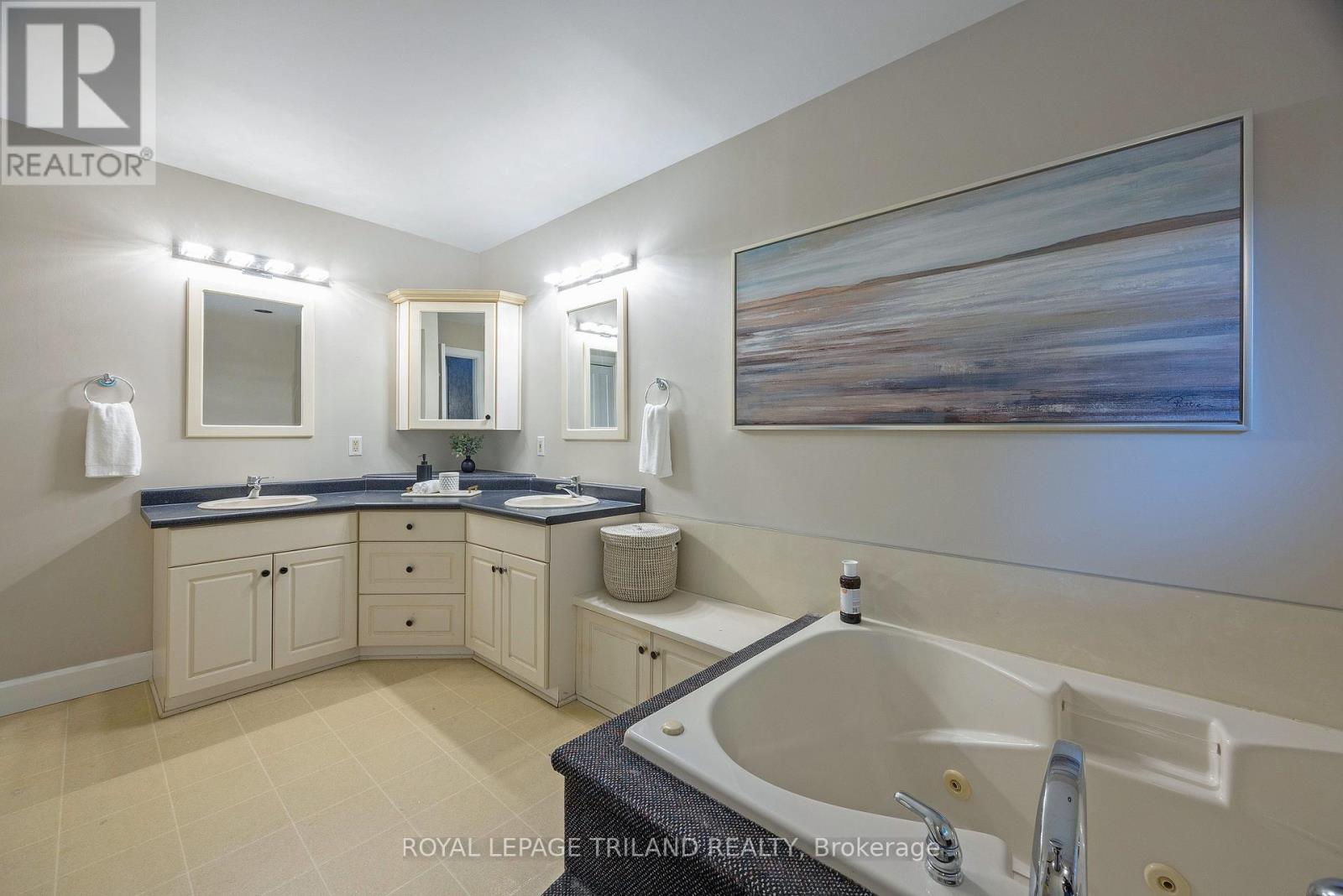 58 Crescent Avenue, St. Thomas, Ontario  N5P 2K3 - Photo 32 - X12349797