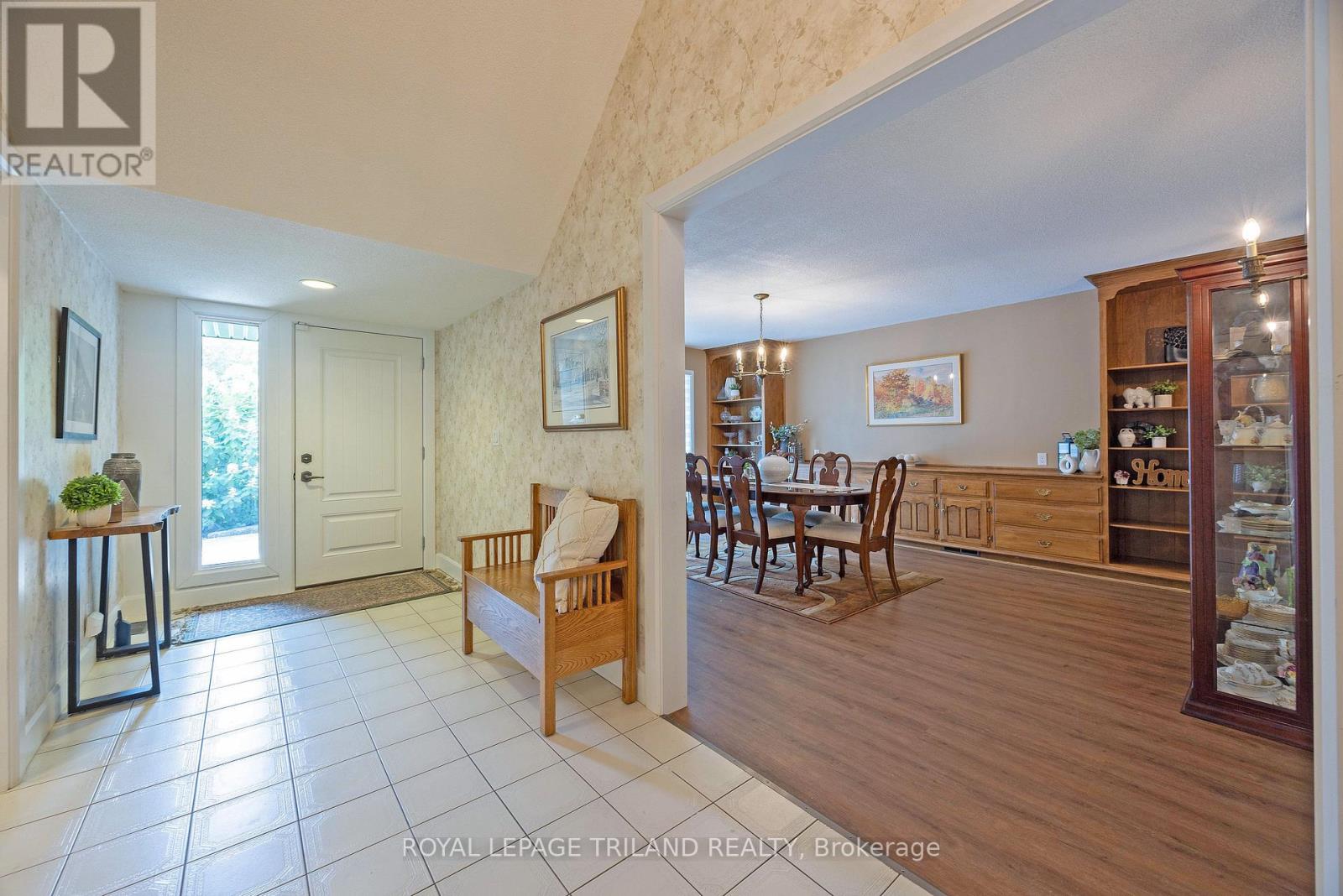 58 Crescent Avenue, St. Thomas, Ontario  N5P 2K3 - Photo 5 - X12349797