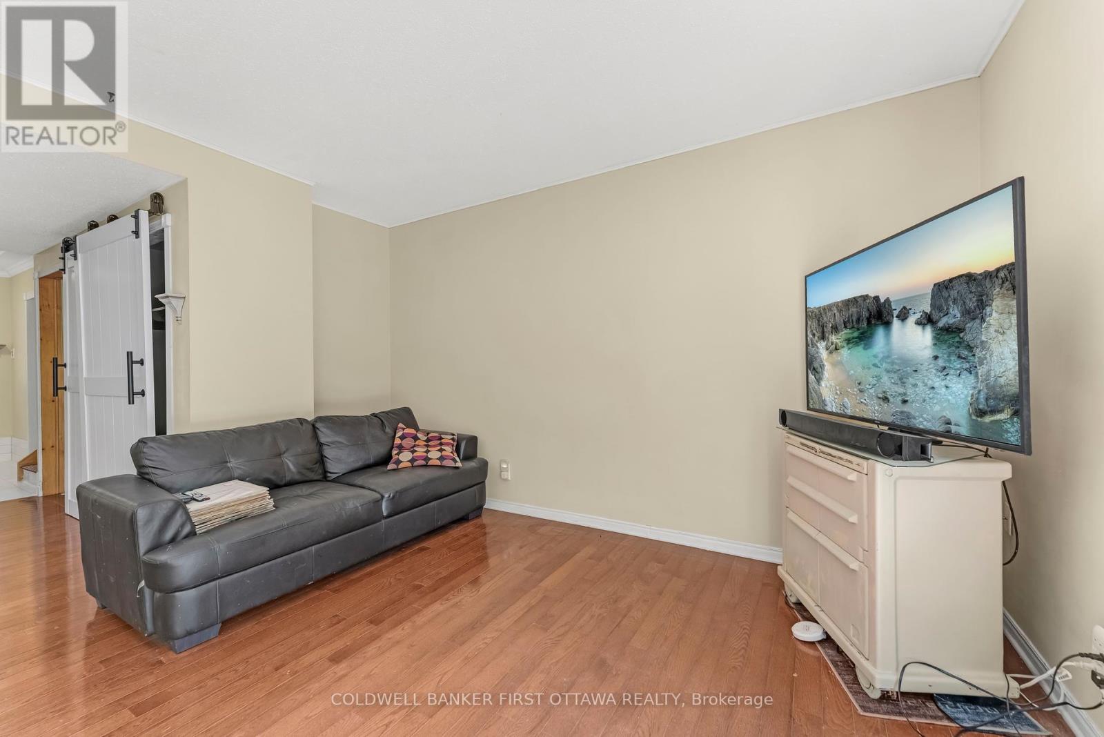 22 Monterey Drive, Ottawa, Ontario  K2H 7A6 - Photo 12 - X12349801