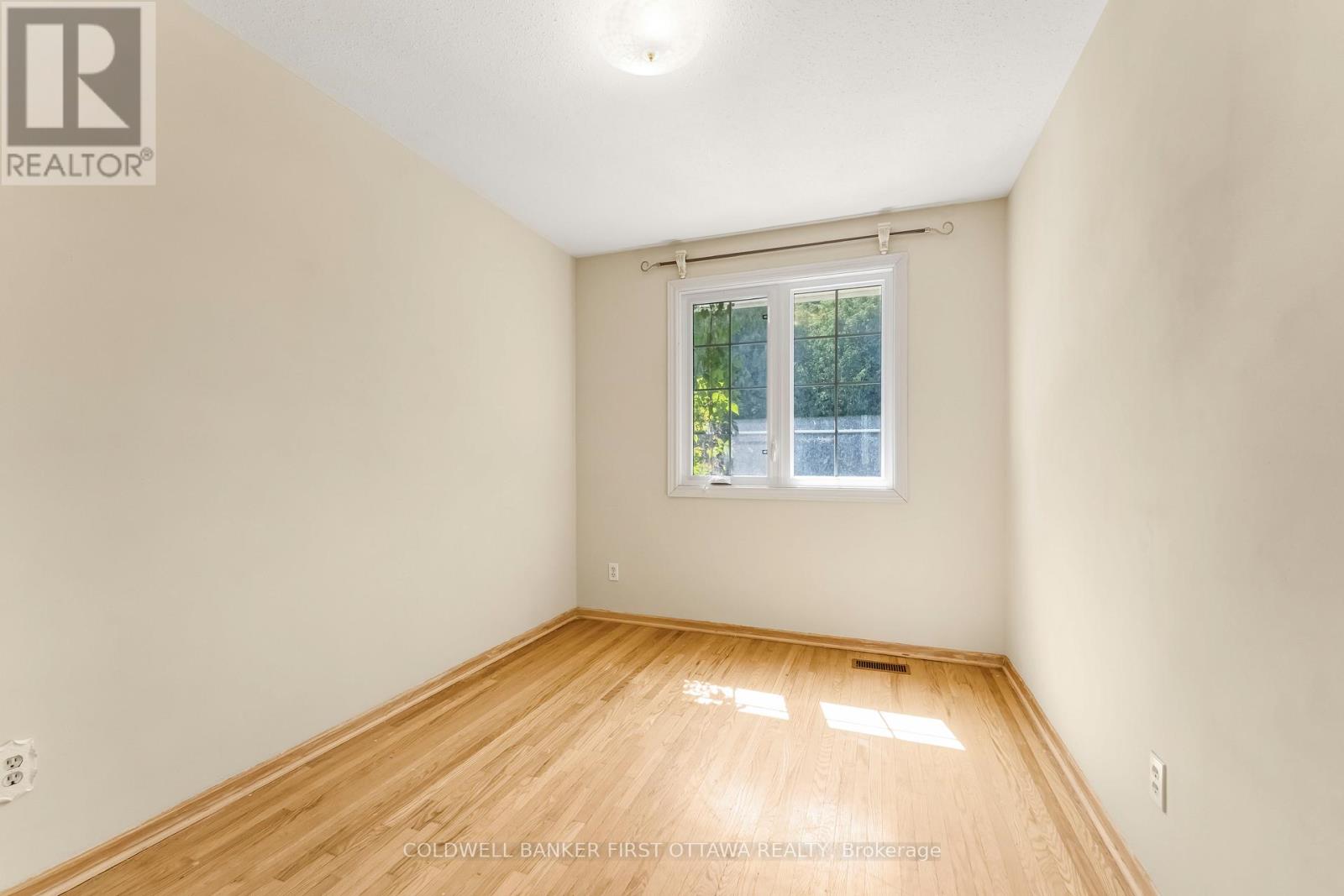 22 Monterey Drive, Ottawa, Ontario  K2H 7A6 - Photo 18 - X12349801