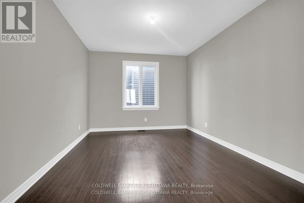 620 Sora Way, Ottawa, Ontario  K1T 0N7 - Photo 9 - X12349868