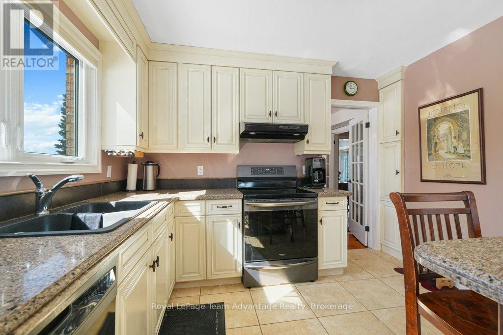 2 Tally Ho-Swords Road, Seguin, Ontario  P2A 2W9 - Photo 12 - X12297167