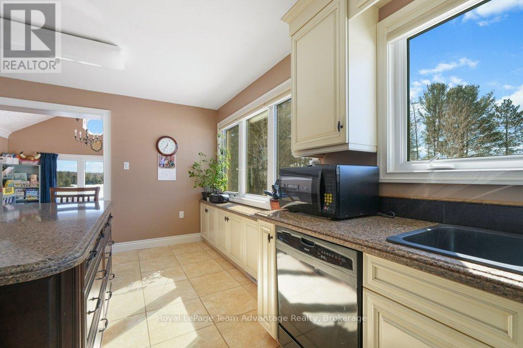2 Tally Ho-Swords Road, Seguin, Ontario  P2A 2W9 - Photo 14 - X12297167