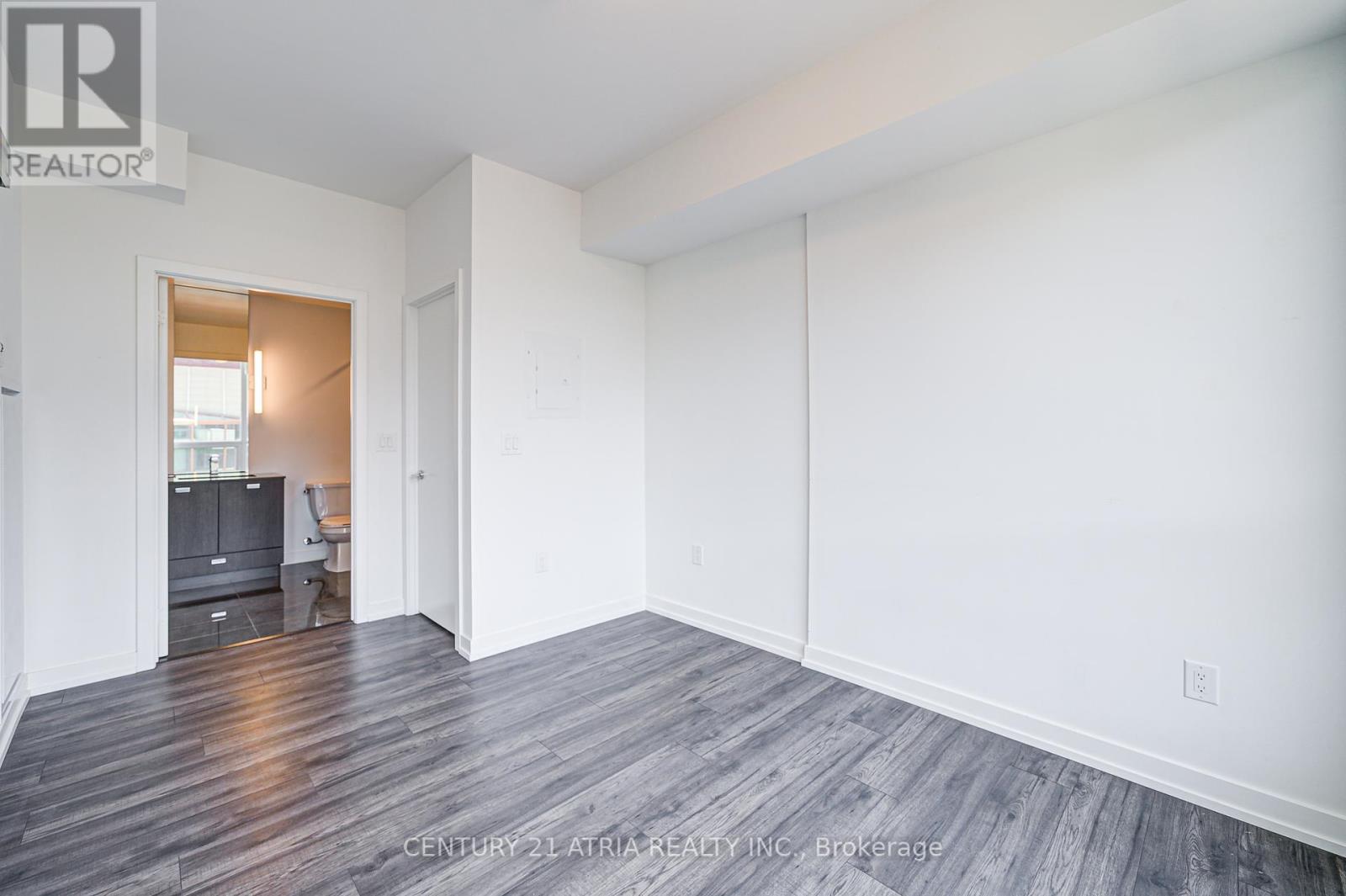 401 - 10 De Boers Drive, Toronto, Ontario  M3J 0H1 - Photo 21 - W12349735