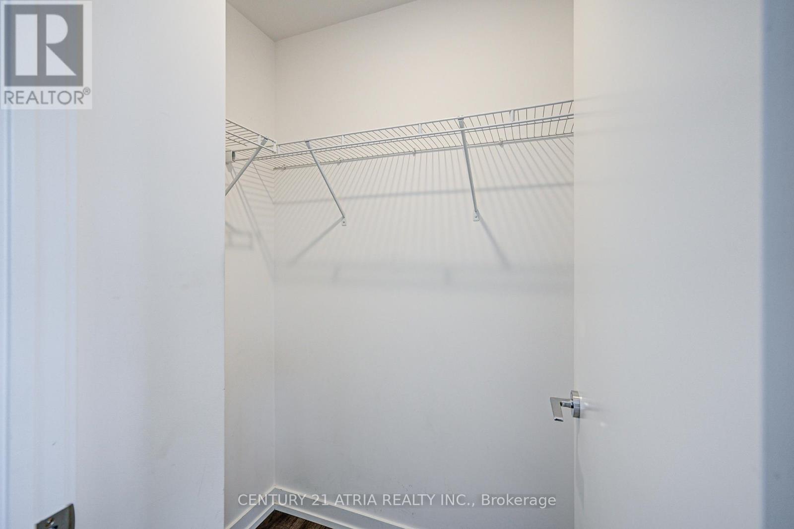 401 - 10 De Boers Drive, Toronto, Ontario  M3J 0H1 - Photo 22 - W12349735
