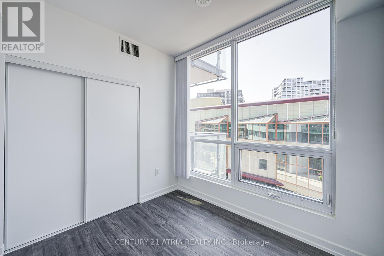 401 - 10 De Boers Drive, Toronto, Ontario  M3J 0H1 - Photo 27 - W12349735