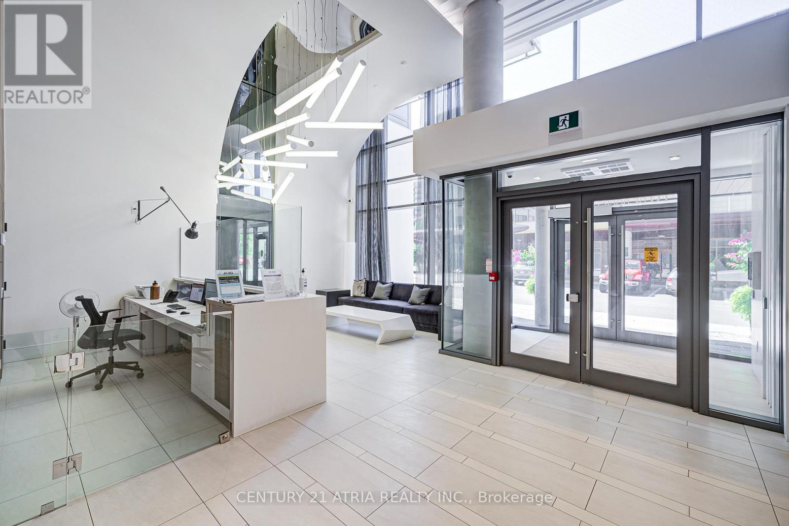 401 - 10 De Boers Drive, Toronto, Ontario  M3J 0H1 - Photo 3 - W12349735