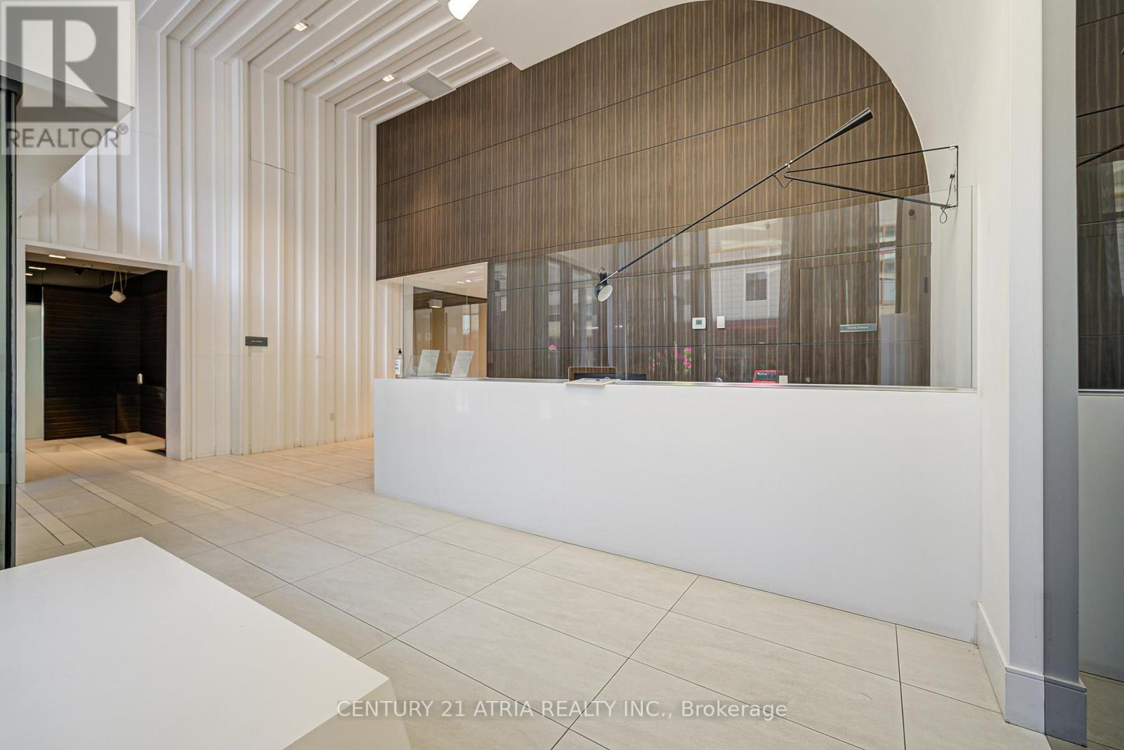 401 - 10 De Boers Drive, Toronto, Ontario  M3J 0H1 - Photo 4 - W12349735