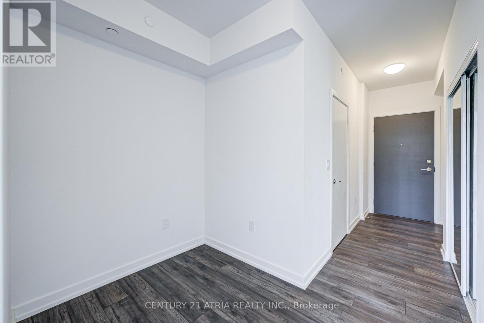 401 - 10 De Boers Drive, Toronto, Ontario  M3J 0H1 - Photo 8 - W12349735