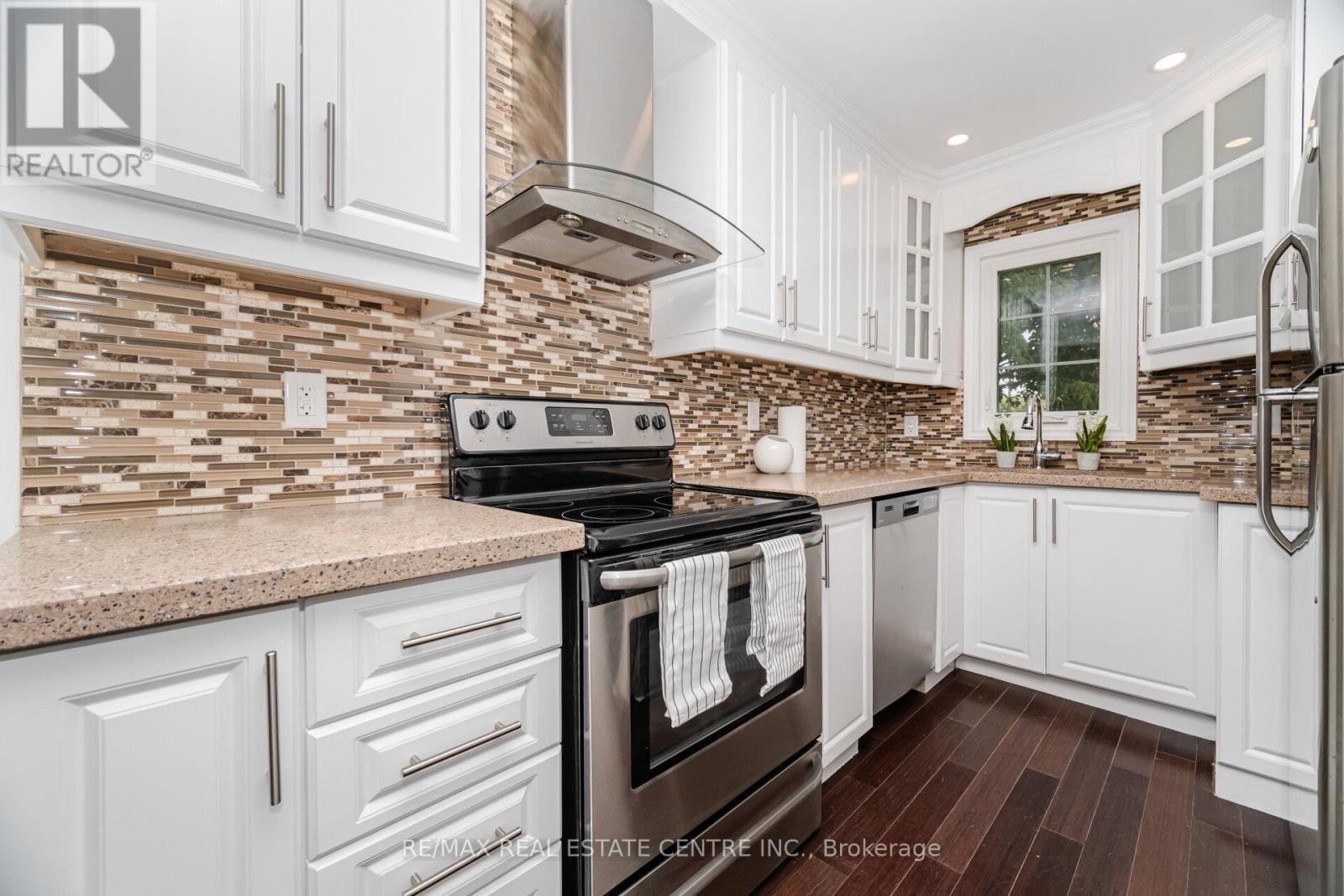 166 Terrace Drive, Hamilton, Ontario  L9A 2Z1 - Photo 14 - X12349718