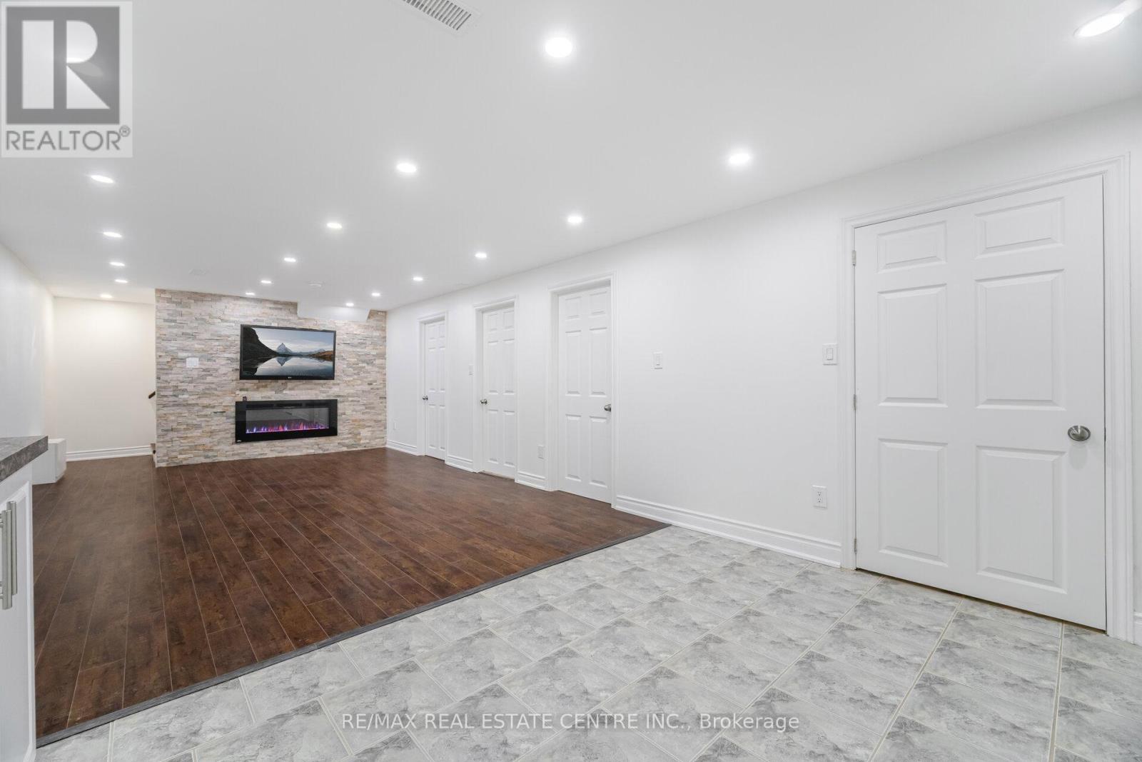 166 Terrace Drive, Hamilton, Ontario  L9A 2Z1 - Photo 27 - X12349718