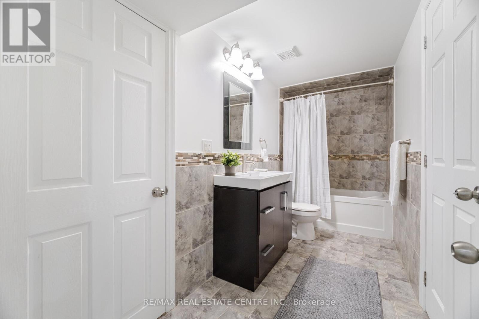 166 Terrace Drive, Hamilton, Ontario  L9A 2Z1 - Photo 31 - X12349718