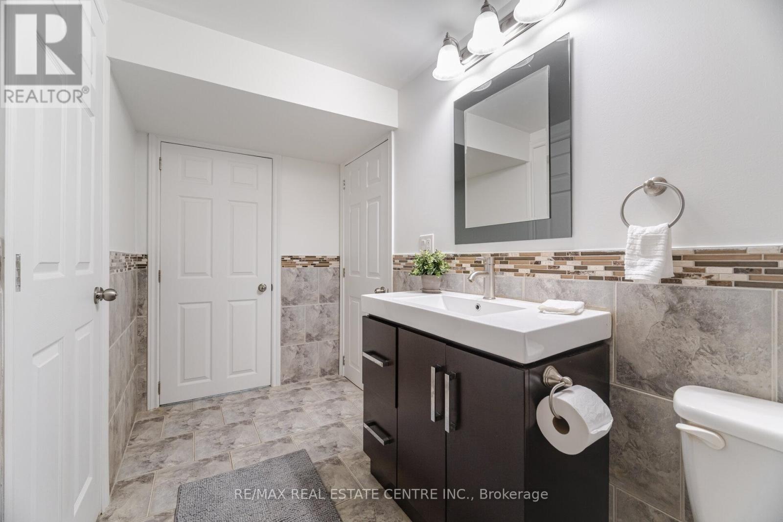 166 Terrace Drive, Hamilton, Ontario  L9A 2Z1 - Photo 32 - X12349718