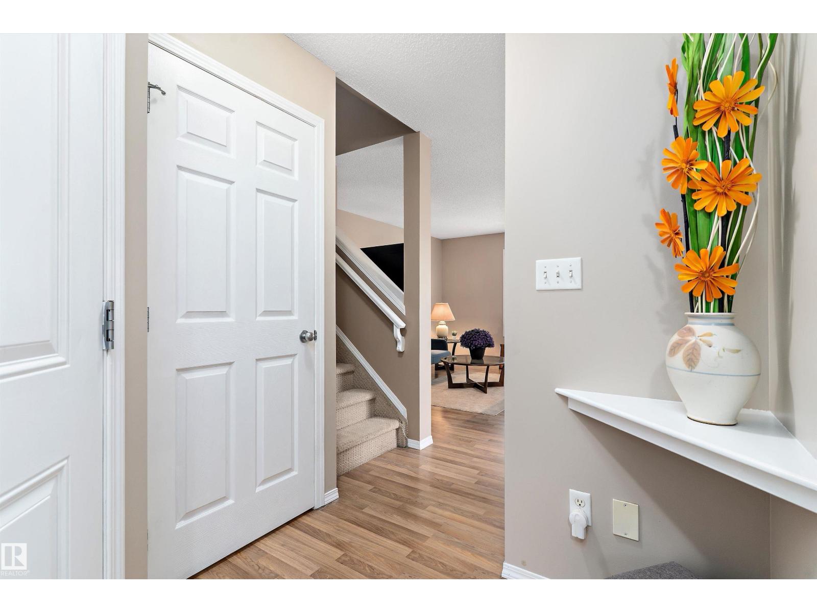 6232 1a Av Sw, Edmonton, Alberta  T6X 0C1 - Photo 4 - E4453479