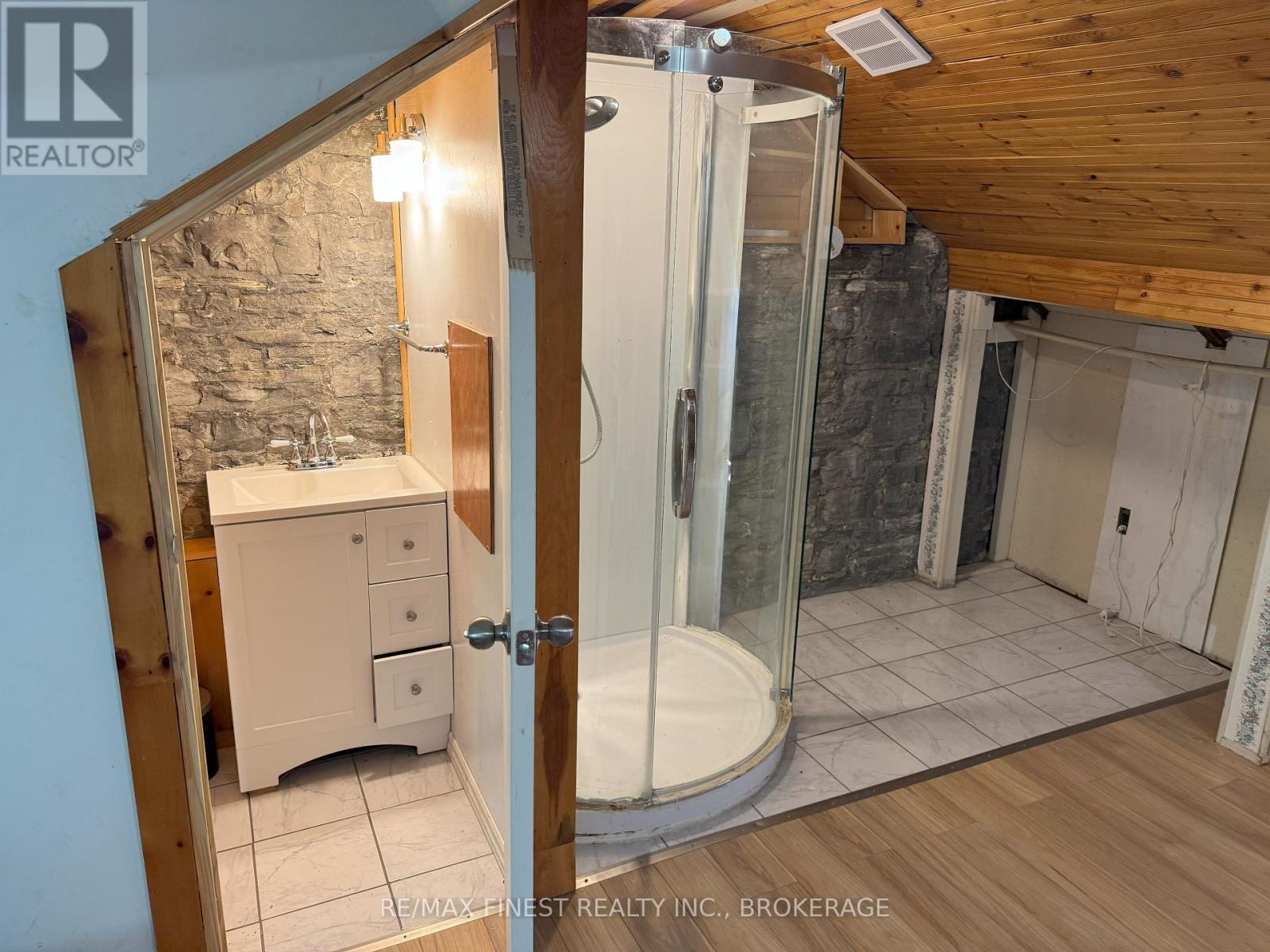 202 King Street E, Kingston, Ontario  K7L 3A4 - Photo 18 - X12347158