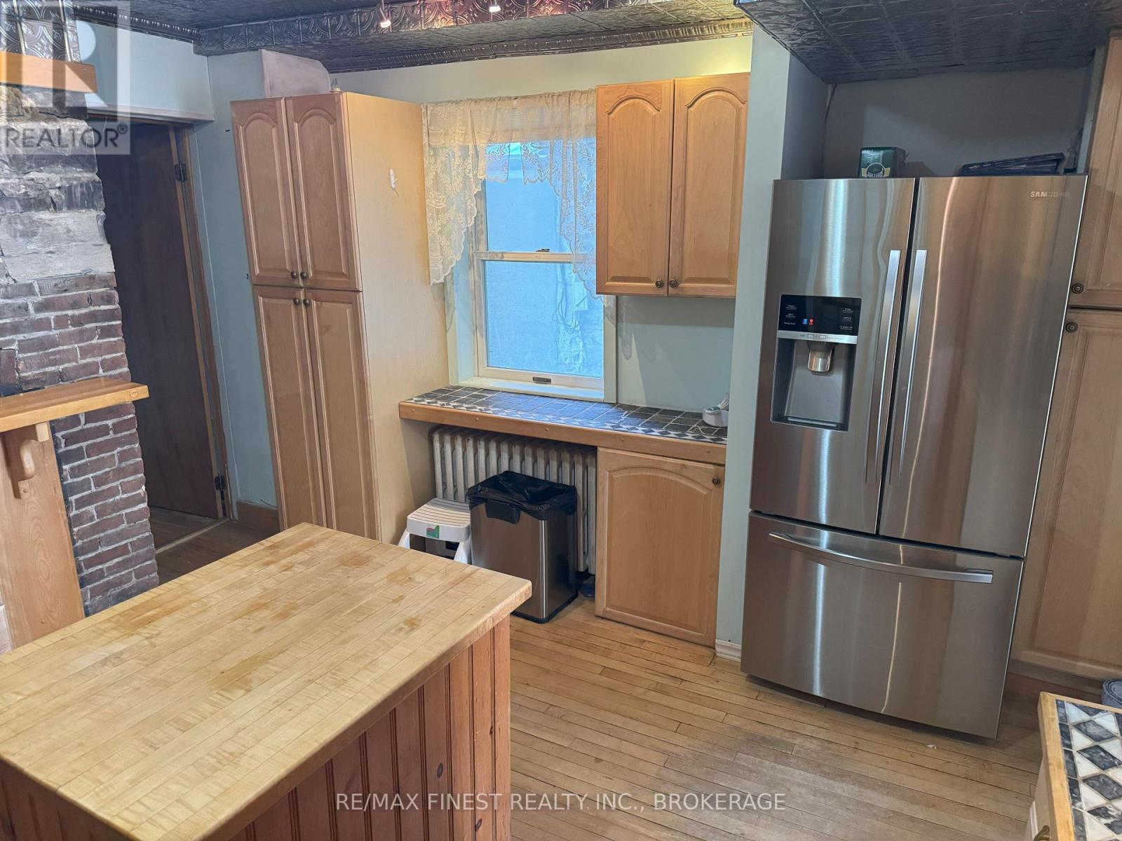 202 King Street E, Kingston, Ontario  K7L 3A4 - Photo 3 - X12347158
